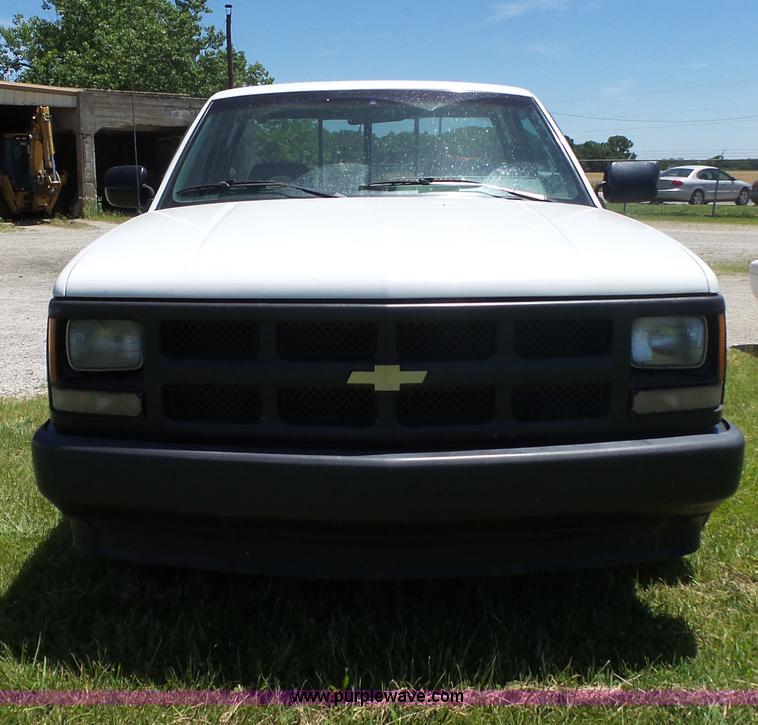 image for item BZ9580 1993 Chevrolet 1500 pickup truck