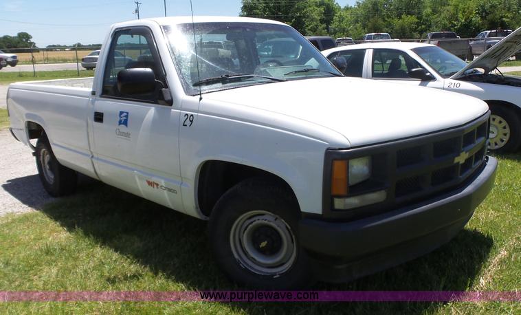 image for item BZ9580 1993 Chevrolet 1500 pickup truck