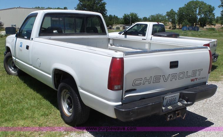 image for item BZ9580 1993 Chevrolet 1500 pickup truck