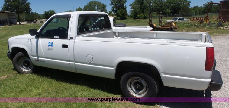 image for item BZ9580 1993 Chevrolet 1500 pickup truck