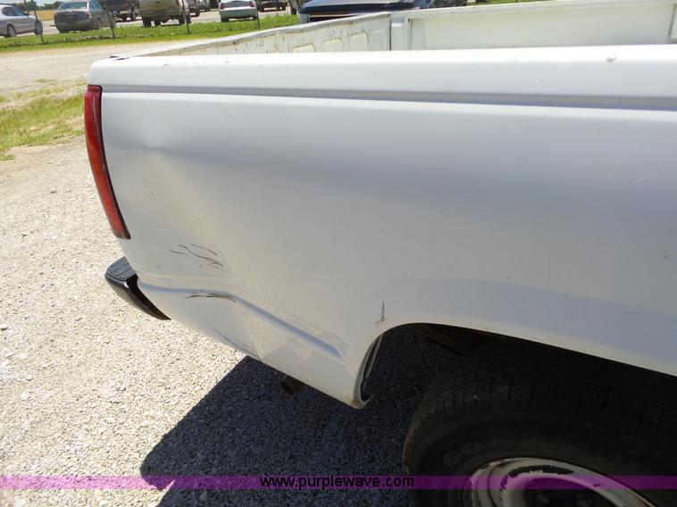 image for item BZ9580 1993 Chevrolet 1500 pickup truck