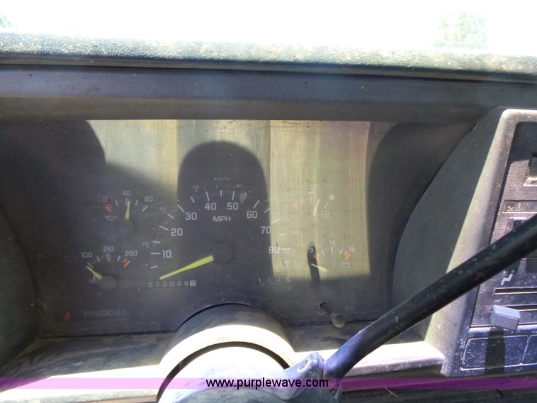 image for item BZ9580 1993 Chevrolet 1500 pickup truck