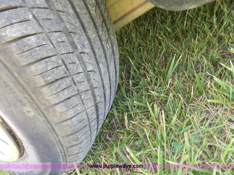 image for item BZ9581 2004 Ford Crown Victoria Police Interceptor