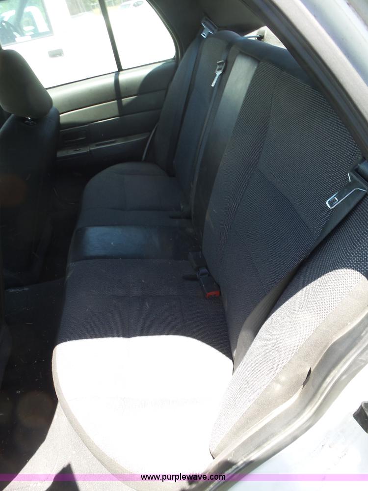 image for item BZ9581 2004 Ford Crown Victoria Police Interceptor