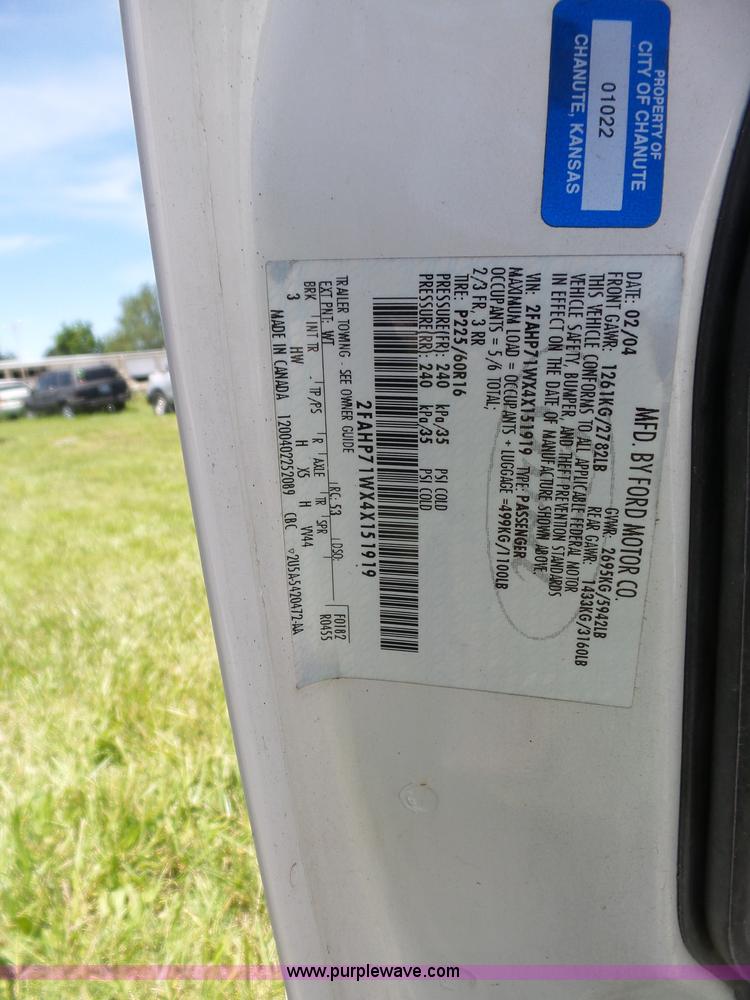 image for item BZ9581 2004 Ford Crown Victoria Police Interceptor