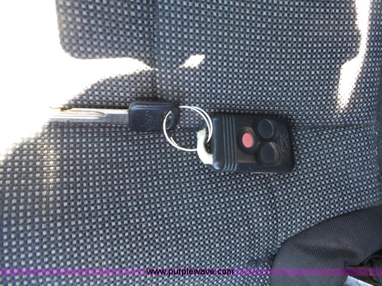 image for item BZ9581 2004 Ford Crown Victoria Police Interceptor