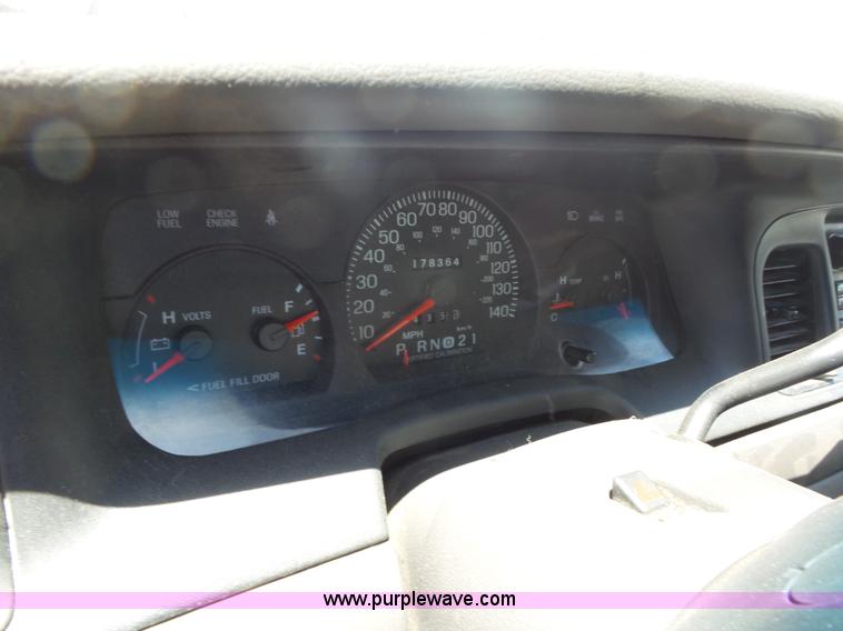 image for item BZ9581 2004 Ford Crown Victoria Police Interceptor