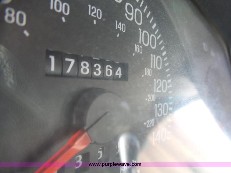 image for item BZ9581 2004 Ford Crown Victoria Police Interceptor