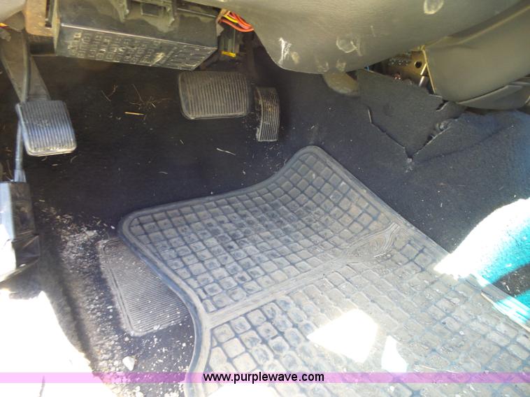 image for item BZ9581 2004 Ford Crown Victoria Police Interceptor