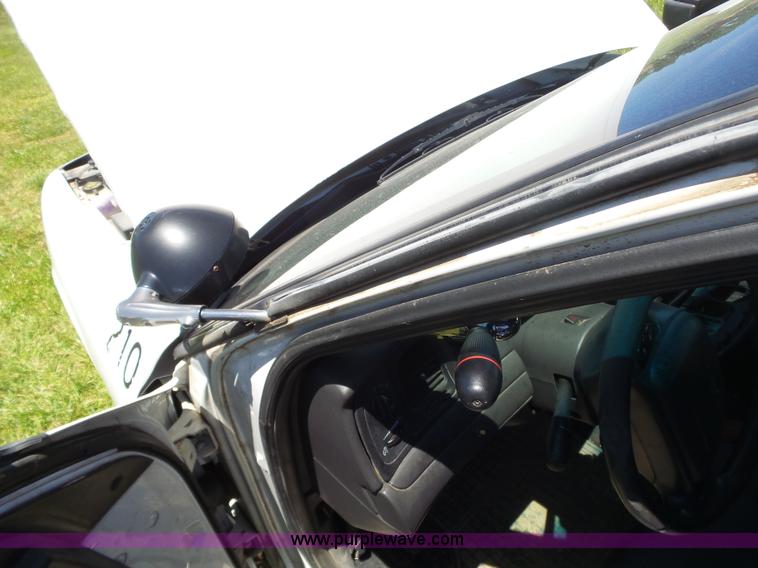 image for item BZ9581 2004 Ford Crown Victoria Police Interceptor