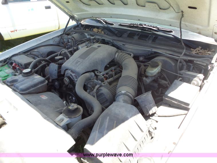 image for item BZ9581 2004 Ford Crown Victoria Police Interceptor