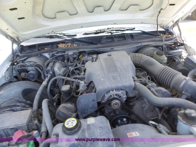 image for item BZ9581 2004 Ford Crown Victoria Police Interceptor