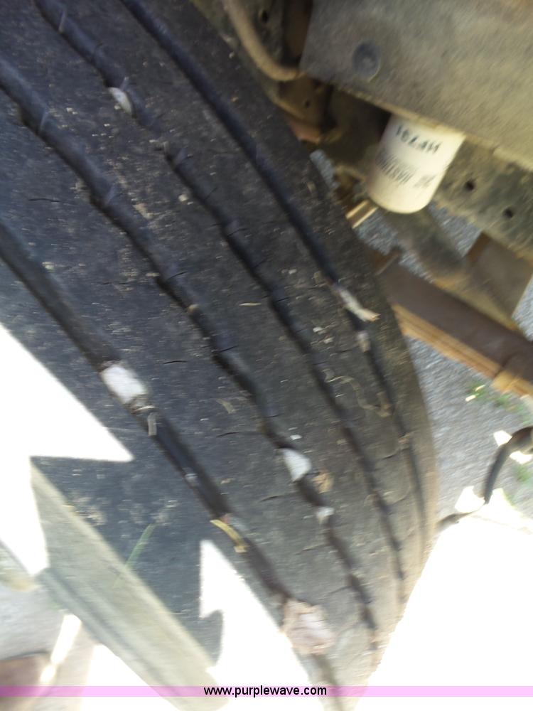 image for item BZ9582 1985 International S1700 dump truck