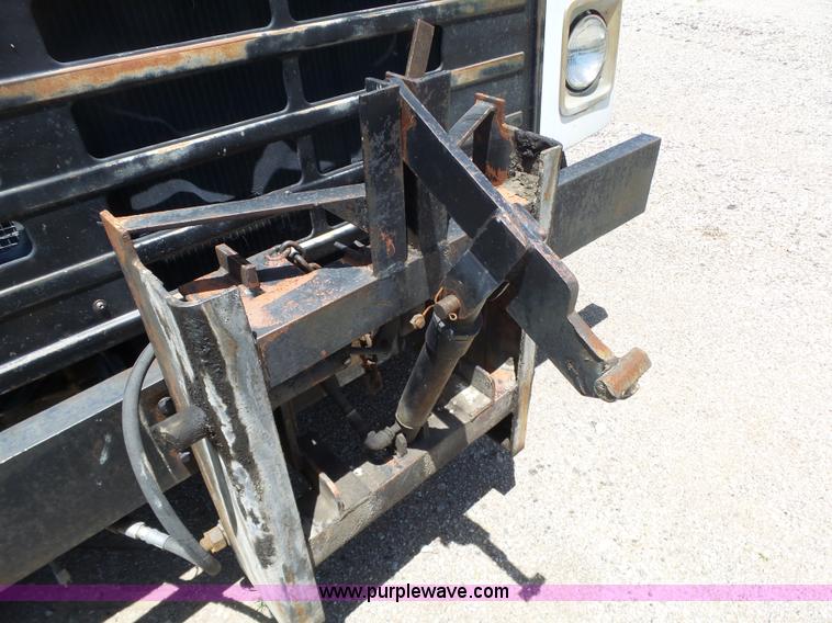 image for item BZ9582 1985 International S1700 dump truck