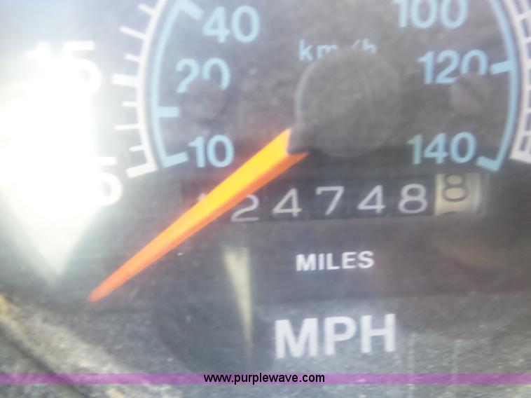 image for item BZ9582 1985 International S1700 dump truck