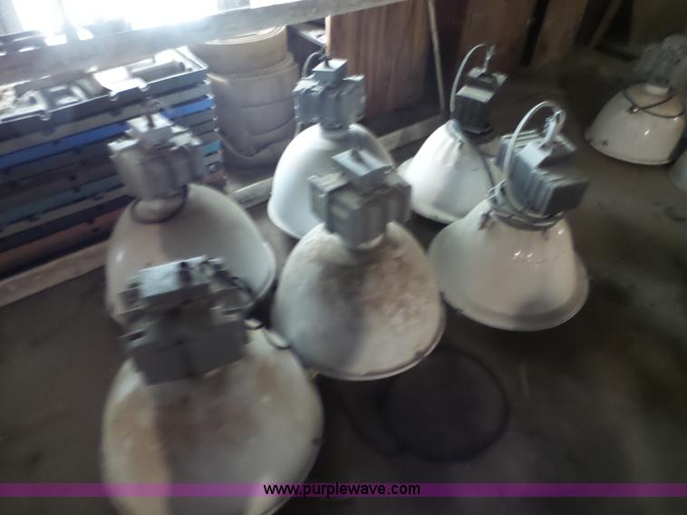 image for item BZ9587 (22) light fixtures