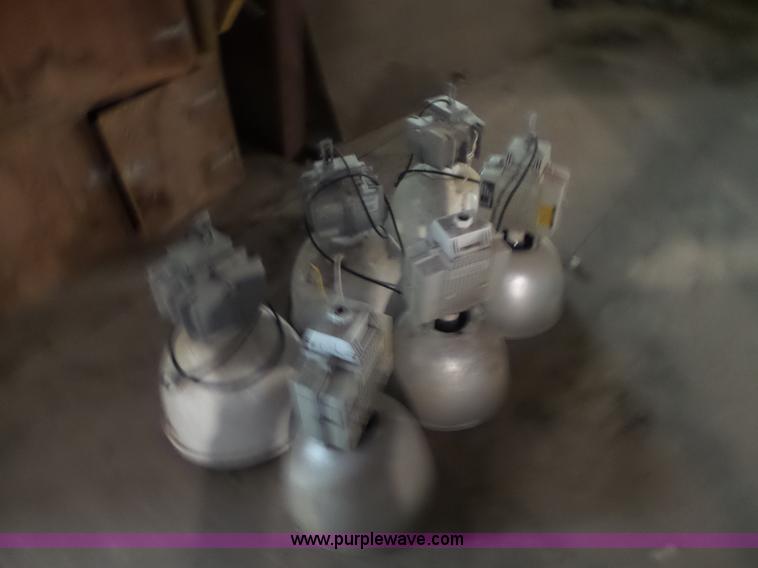 image for item BZ9587 (22) light fixtures