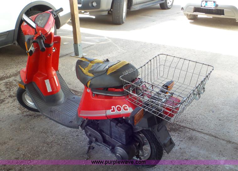 image for item CD9957 1986 Yamaha Jog moped