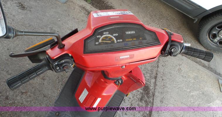 image for item CD9957 1986 Yamaha Jog moped