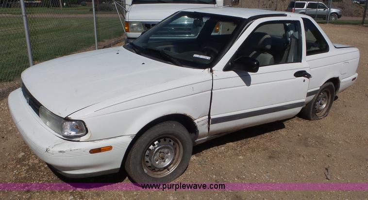 image for item CD9958 1992 Nissan Sentra