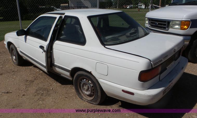 image for item CD9958 1992 Nissan Sentra