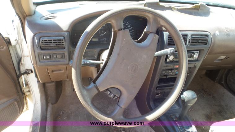 image for item CD9958 1992 Nissan Sentra