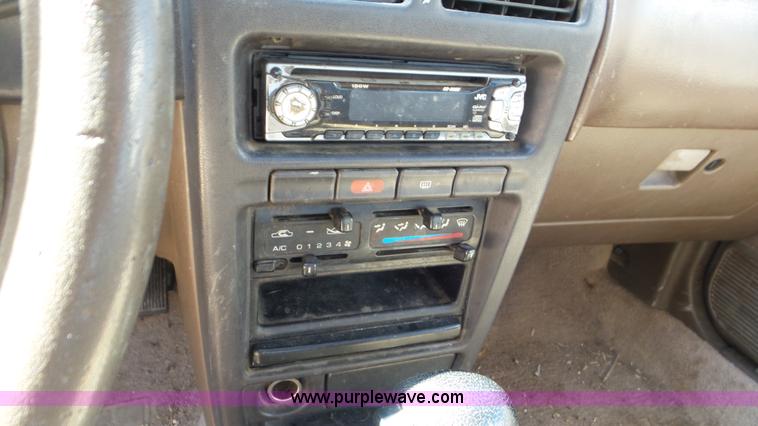 image for item CD9958 1992 Nissan Sentra