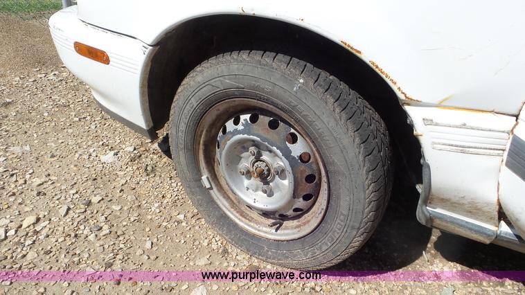 image for item CD9958 1992 Nissan Sentra