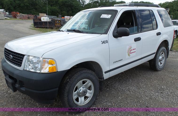 image for item J4051 2005 Ford Explorer SUV