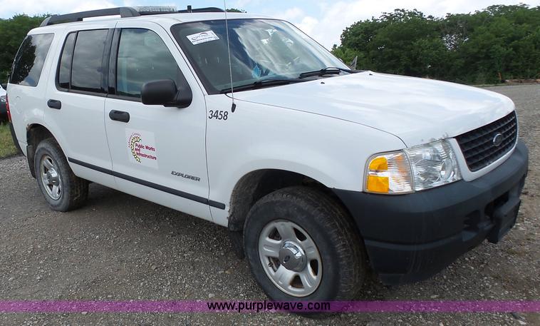 image for item J4051 2005 Ford Explorer SUV