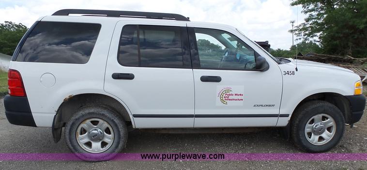 image for item J4051 2005 Ford Explorer SUV