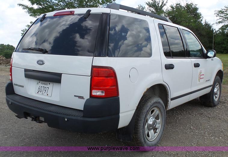 image for item J4051 2005 Ford Explorer SUV
