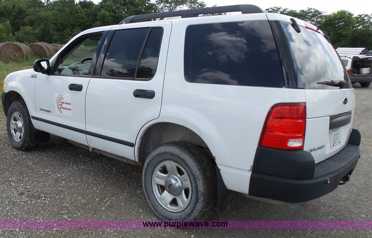 image for item J4051 2005 Ford Explorer SUV