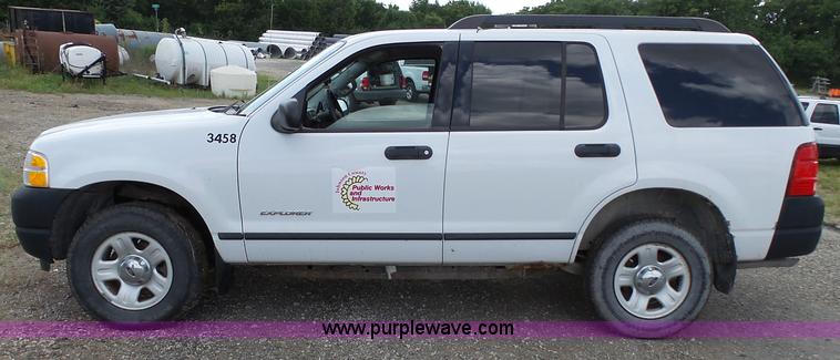image for item J4051 2005 Ford Explorer SUV
