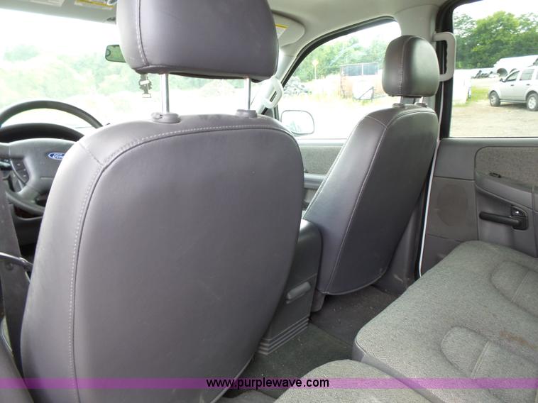 image for item J4051 2005 Ford Explorer SUV