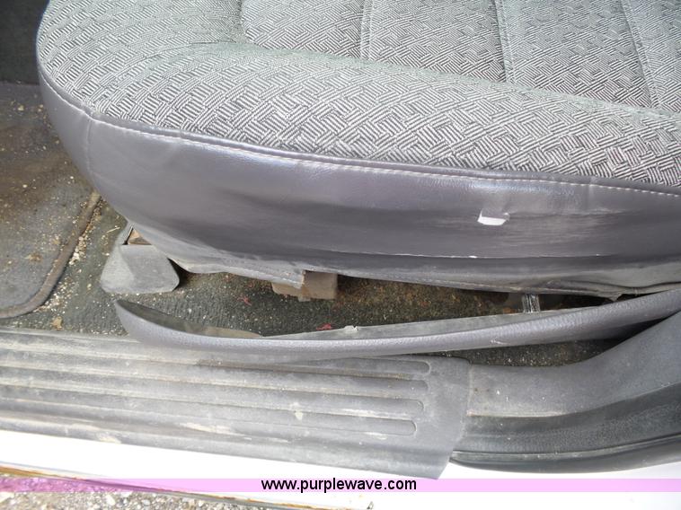 image for item J4051 2005 Ford Explorer SUV