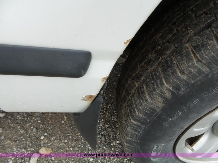 image for item J4051 2005 Ford Explorer SUV