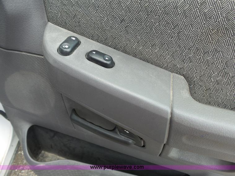 image for item J4051 2005 Ford Explorer SUV
