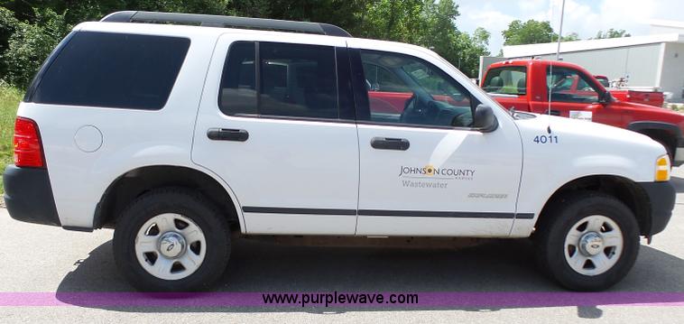 image for item J4055 2005 Ford Explorer SUV