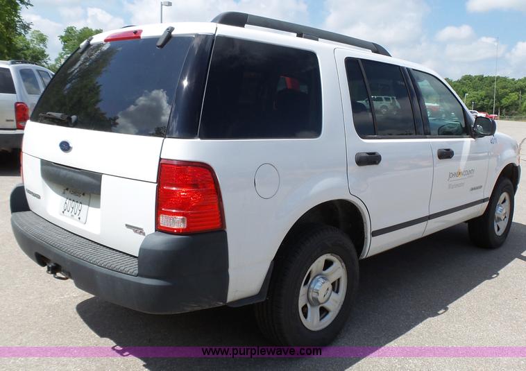 image for item J4055 2005 Ford Explorer SUV