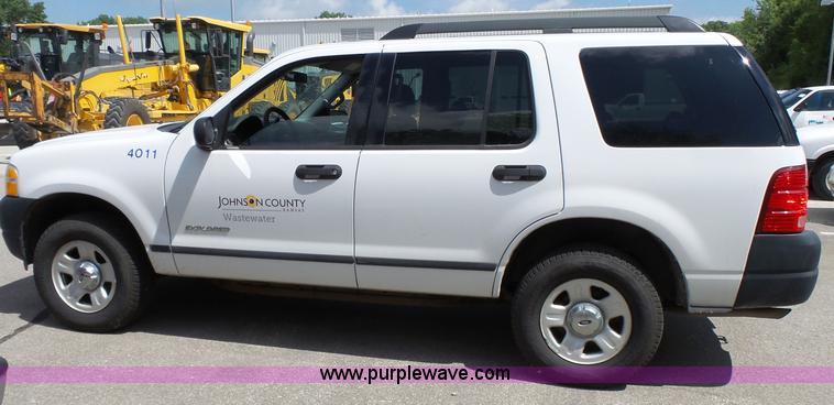 image for item J4055 2005 Ford Explorer SUV