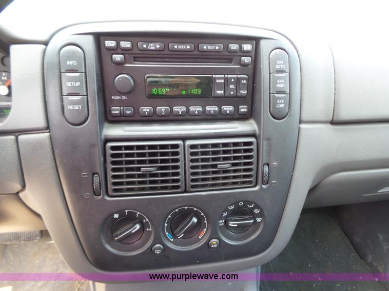 image for item J4055 2005 Ford Explorer SUV