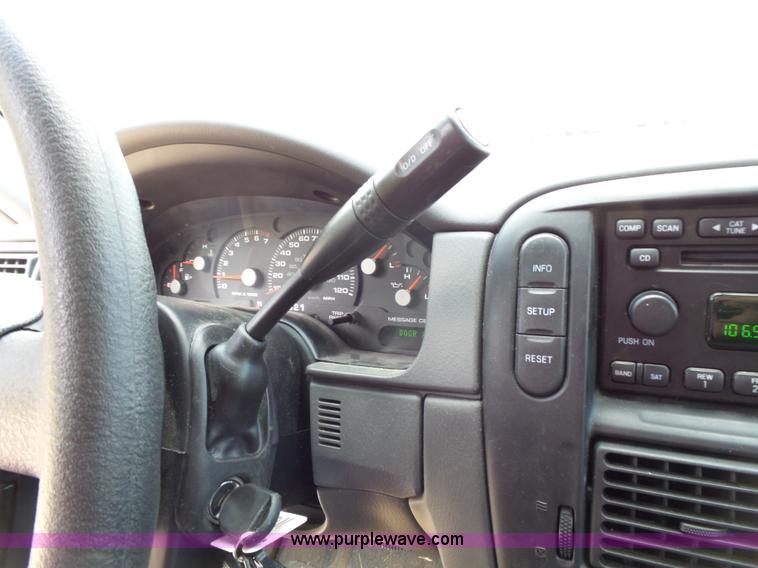 image for item J4055 2005 Ford Explorer SUV