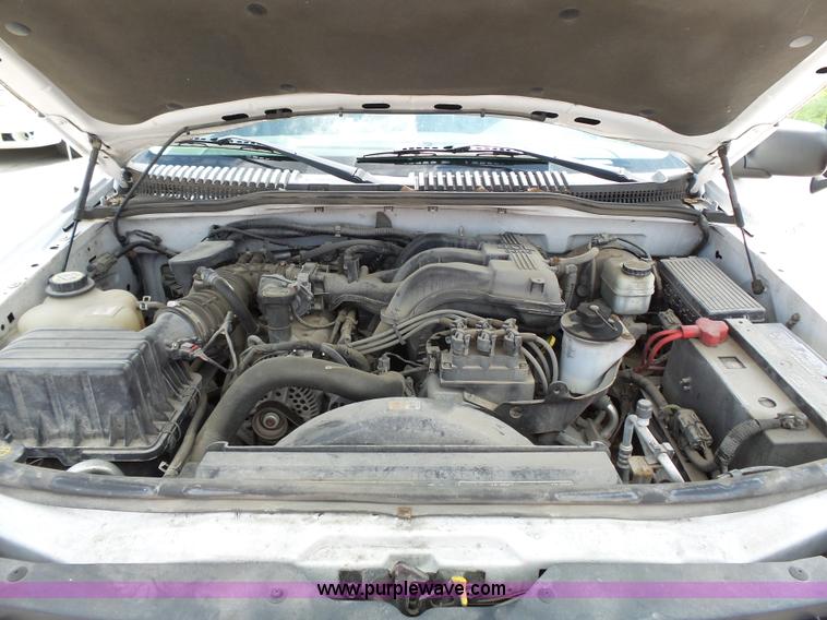 image for item J4055 2005 Ford Explorer SUV
