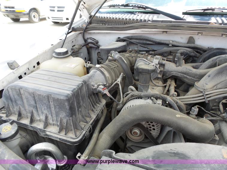 image for item J4055 2005 Ford Explorer SUV