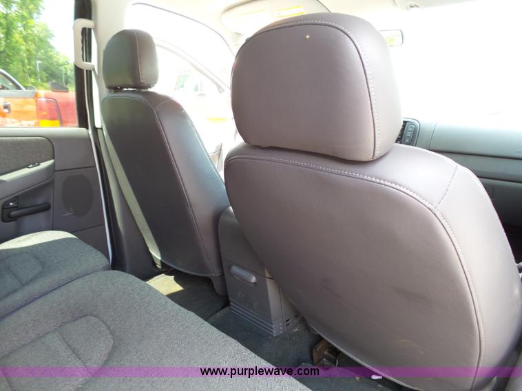 image for item J4055 2005 Ford Explorer SUV