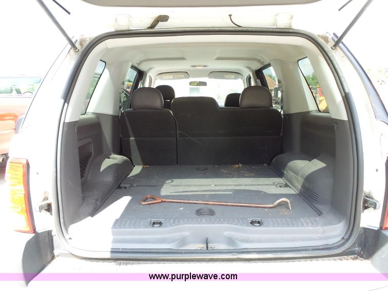 image for item J4055 2005 Ford Explorer SUV