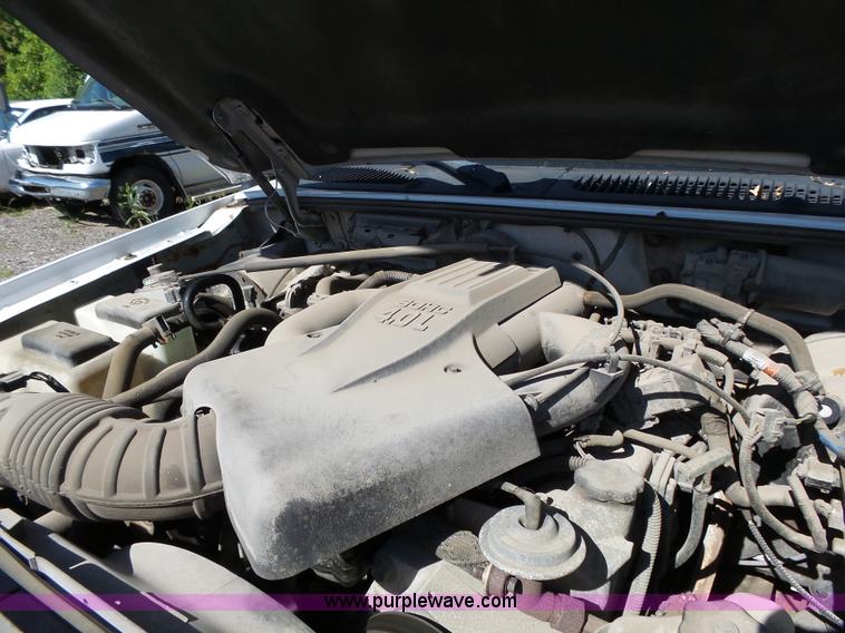 image for item J4071 2000 Ford Explorer SUV