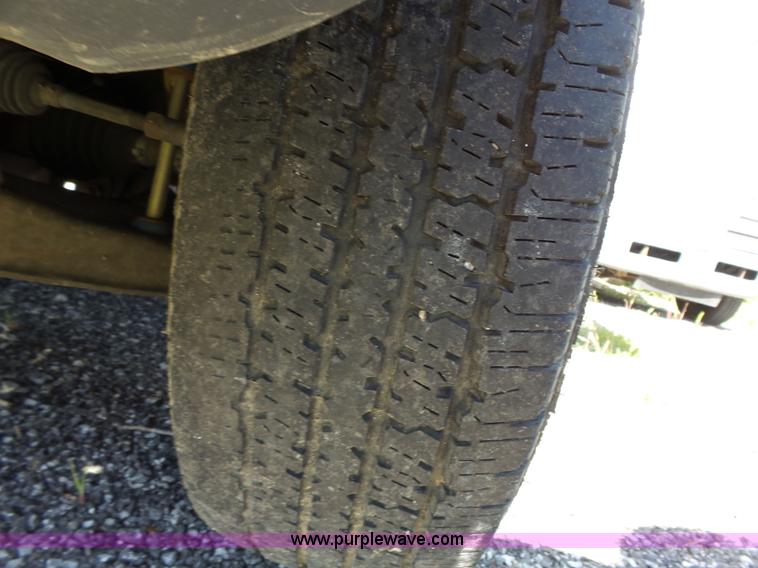 image for item J4071 2000 Ford Explorer SUV