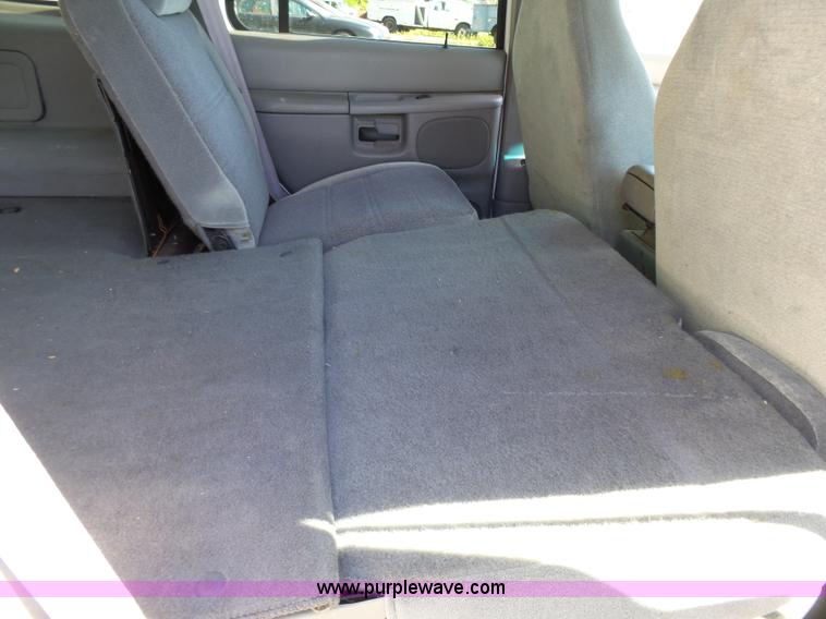 image for item J4071 2000 Ford Explorer SUV